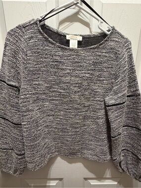 URBAN Romantics Marled Black & White Balloon-Sleeve Blouse -size S